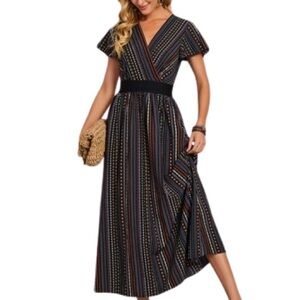 Emery Rose Surplice A-Line Geometric Print Maxi Dress Black Size S